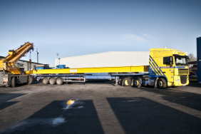 10000kg crane arrives at ADE